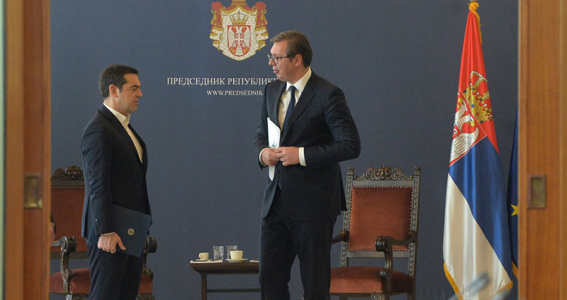 Таксе и војска су уље на ватру